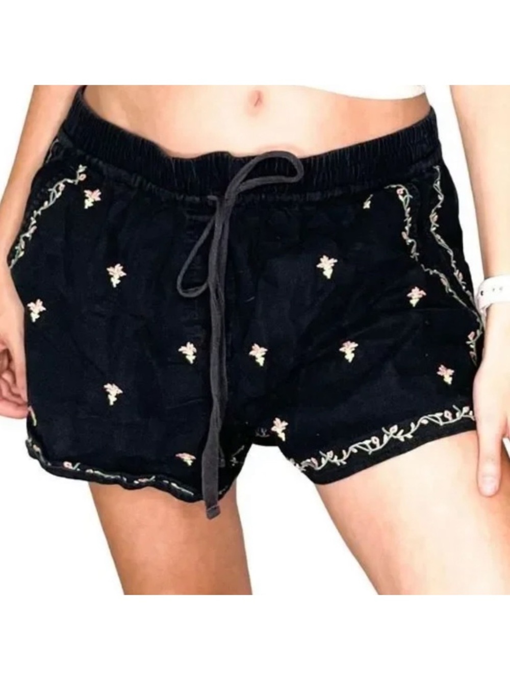 Loft Black Floral Embroidered Mid Rise Running Shorts Size Large